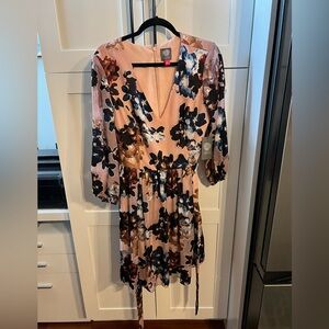 Women’s Vince Camuto Dress (Never worn)